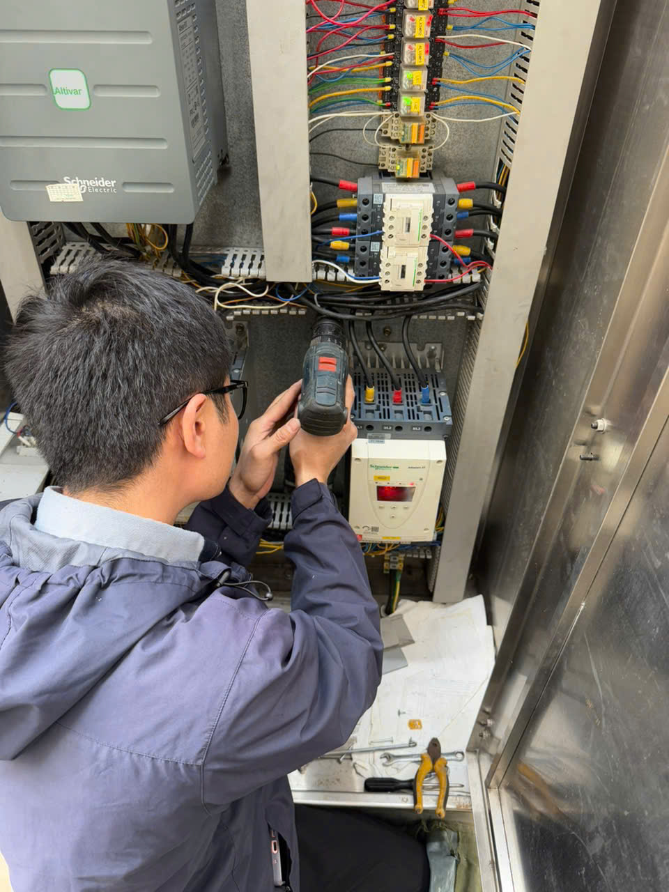 Hình ảnh sửa điện 5