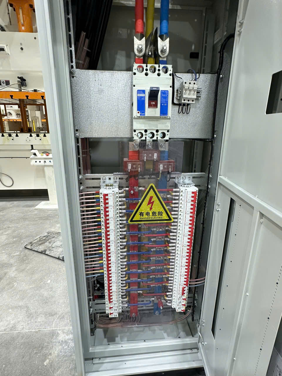 Hướng dẫn kiểm tra và sửa chữa hệ thống điện công nghiệp an toàn